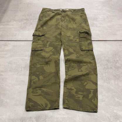 Baggy camo Halifax cargo pants W36L33 Khaki Green forest camouflage loose y2k style cargos