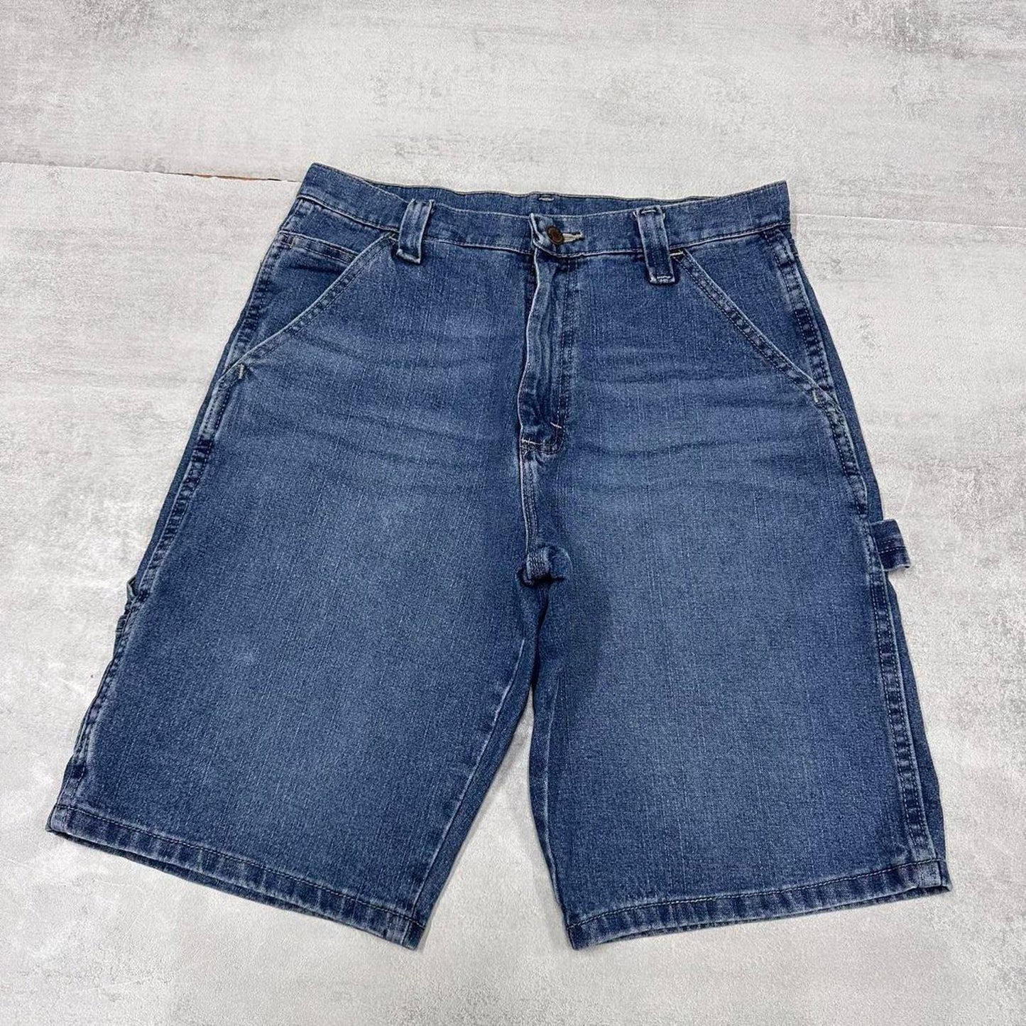 Mens Loose Wrangler carpenter jorts W30