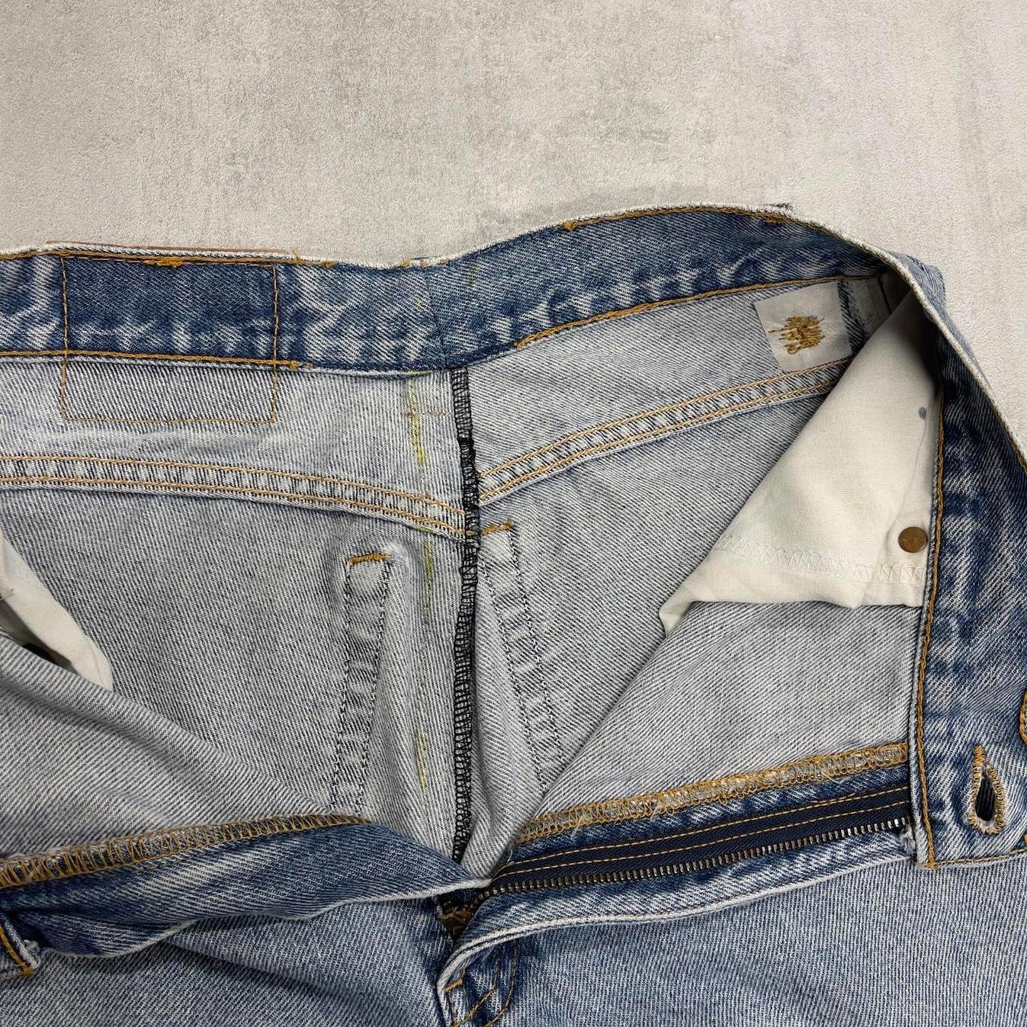 Blue Levi's 550 jeans W28L31 denim 90s style red tab logo jeans
