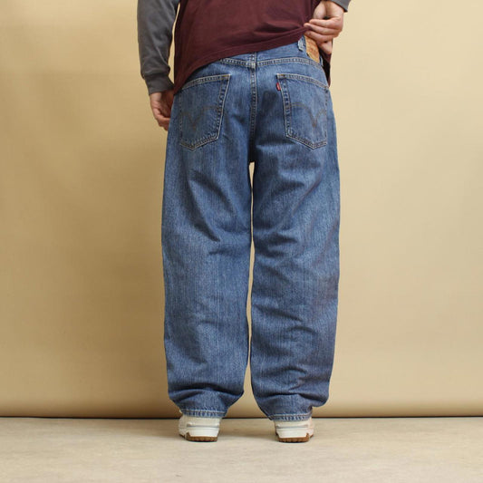 Blue baggy Levi's 550 jeans W38L30 loose denim