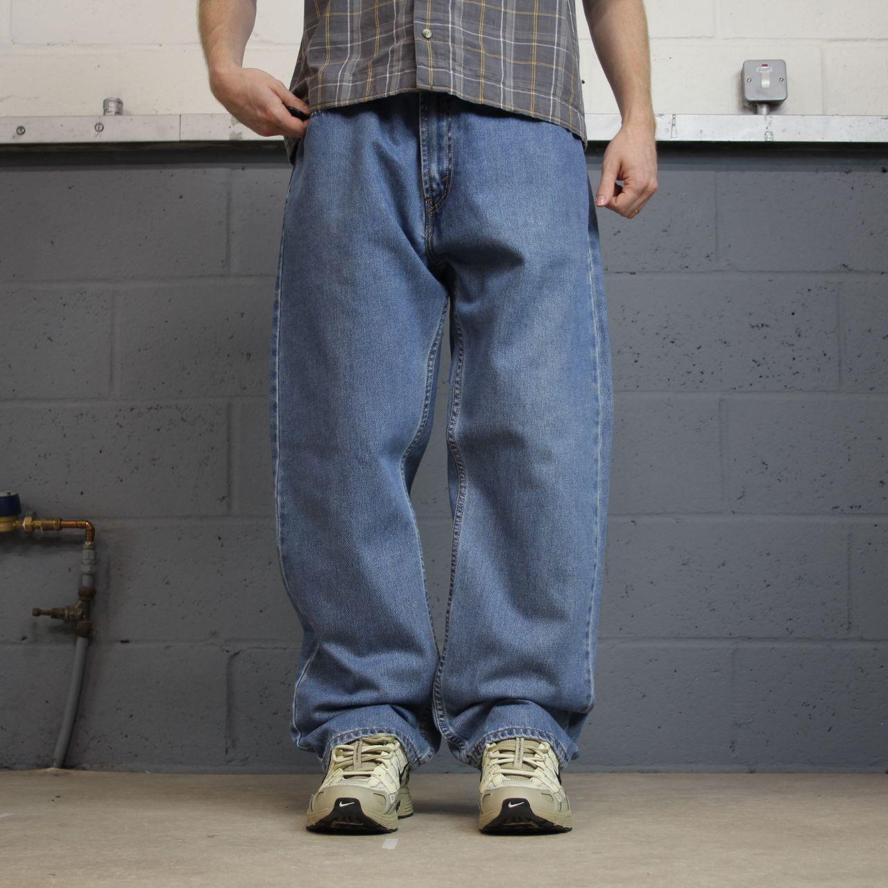 Levi’s 505 jeans Y2K blue denim Levi’s straight leg 2000s style pants red tab logo