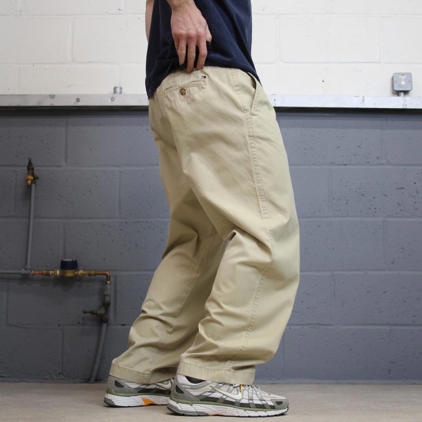 Y2K loose Tommy Hilfiger chino pants beige Loose leg chino style preppy trousers
