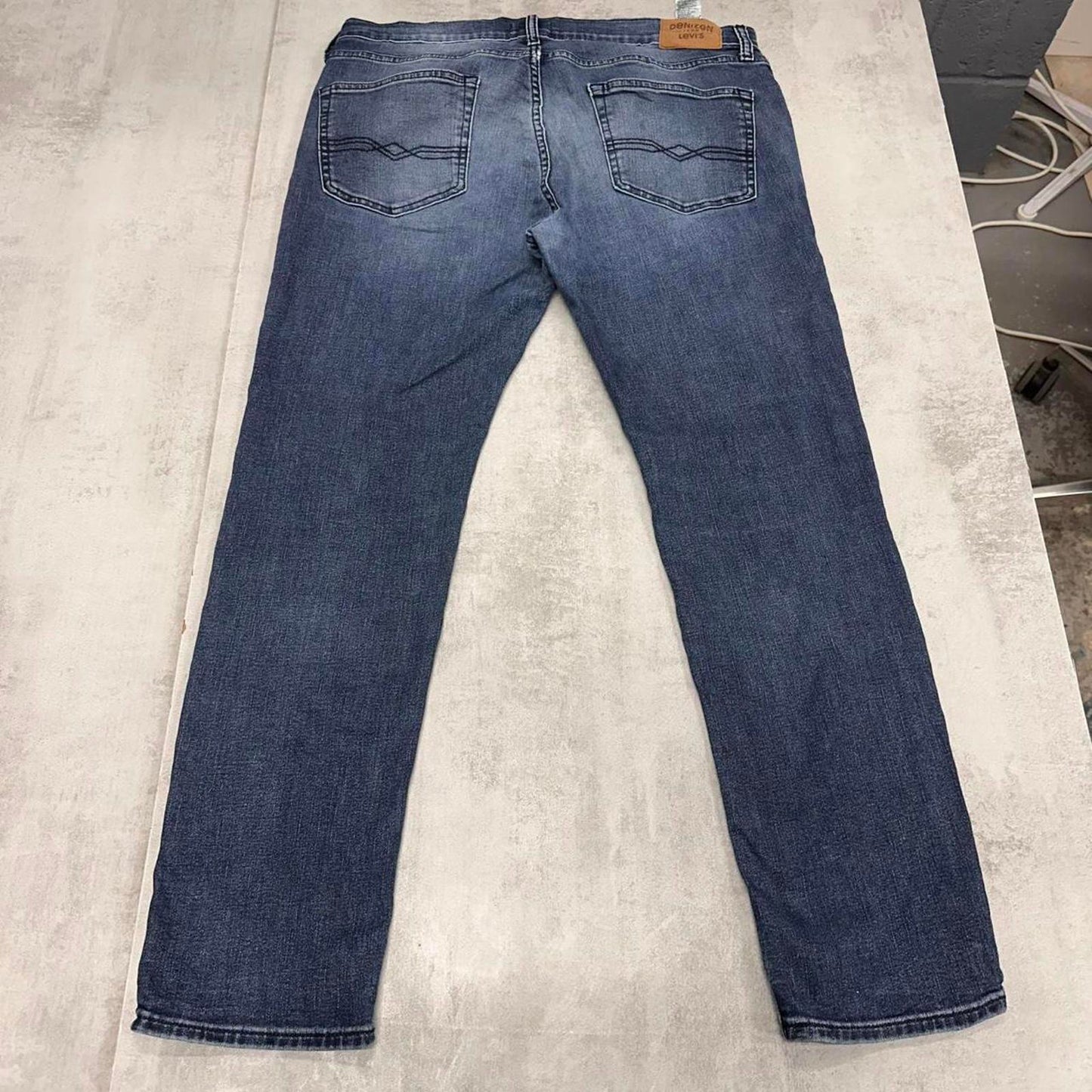 Blue Levi's 288 jeans W36