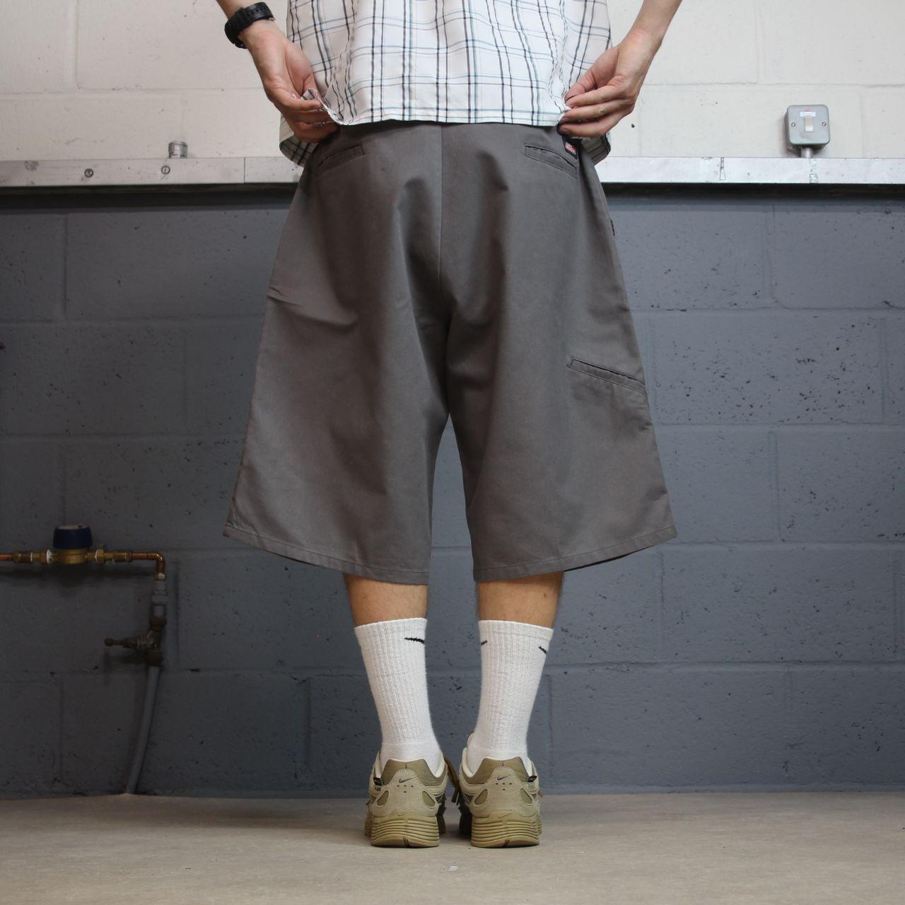 Dickies baggy cargo shorts W42 grey long leg chino style summer skater shorts