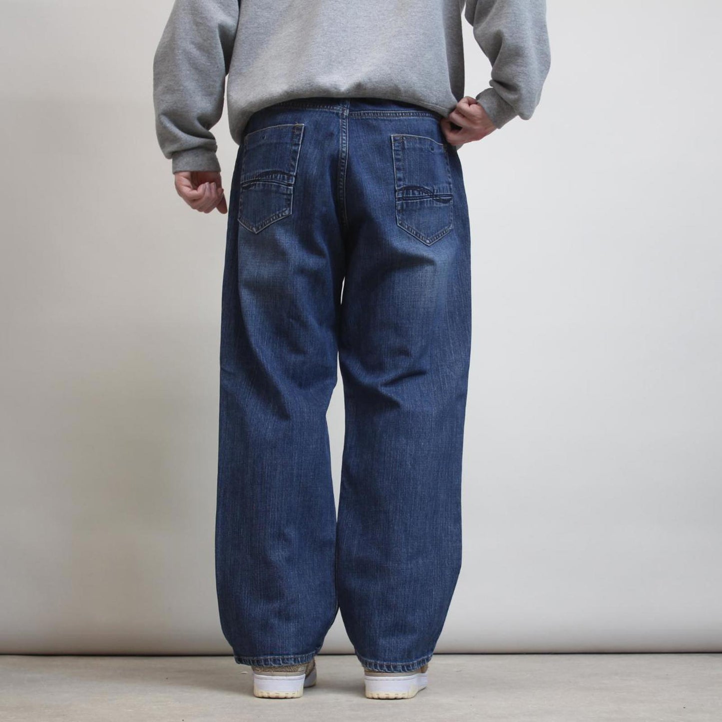 Lee jeans W38 L28 blue loose 90s style jeans stitch detail