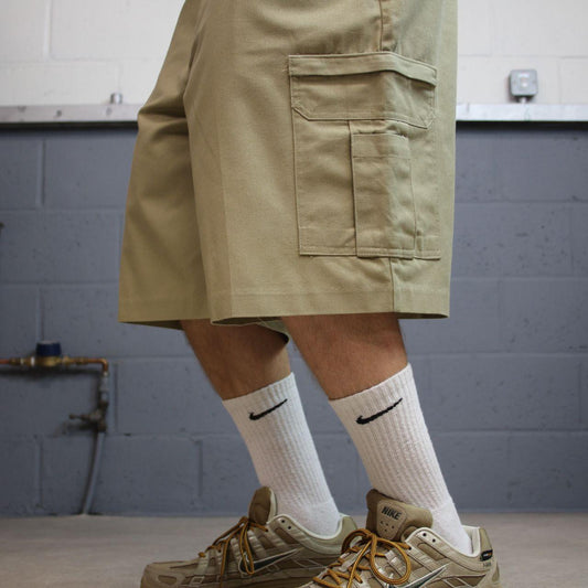 Dickies baggy cargo shorts W42 khaki chino style utility summer festival shorts