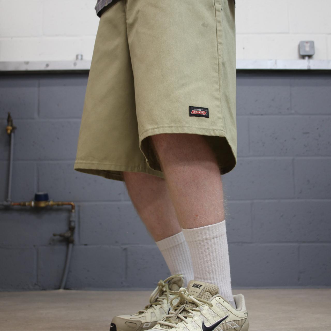 Dickies baggy carpenter chino shorts khaki Chino style skater shorts loose leg festival