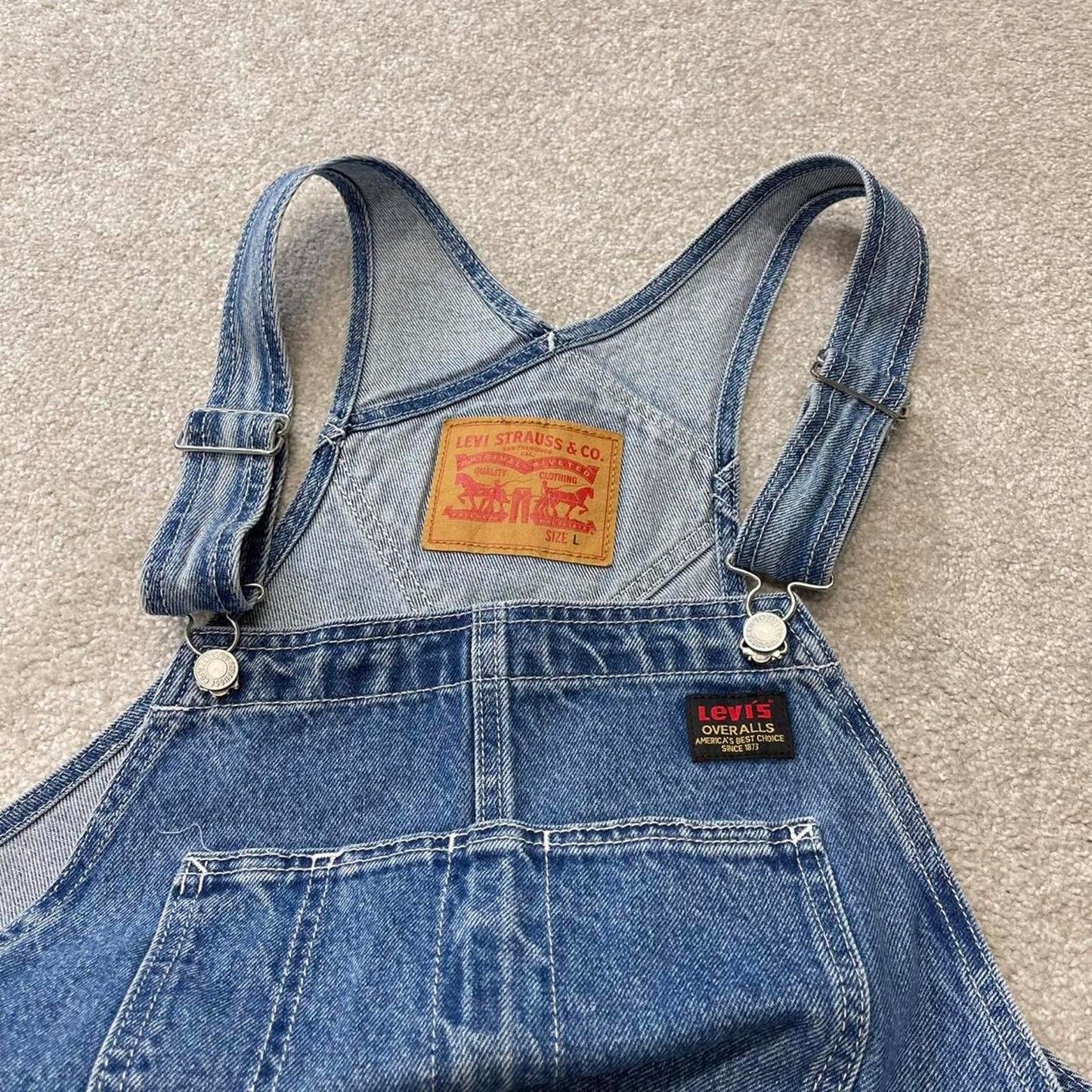 Vintage Levi's dungarees Large blue denim baggy 90s skater style bib & brace overalls