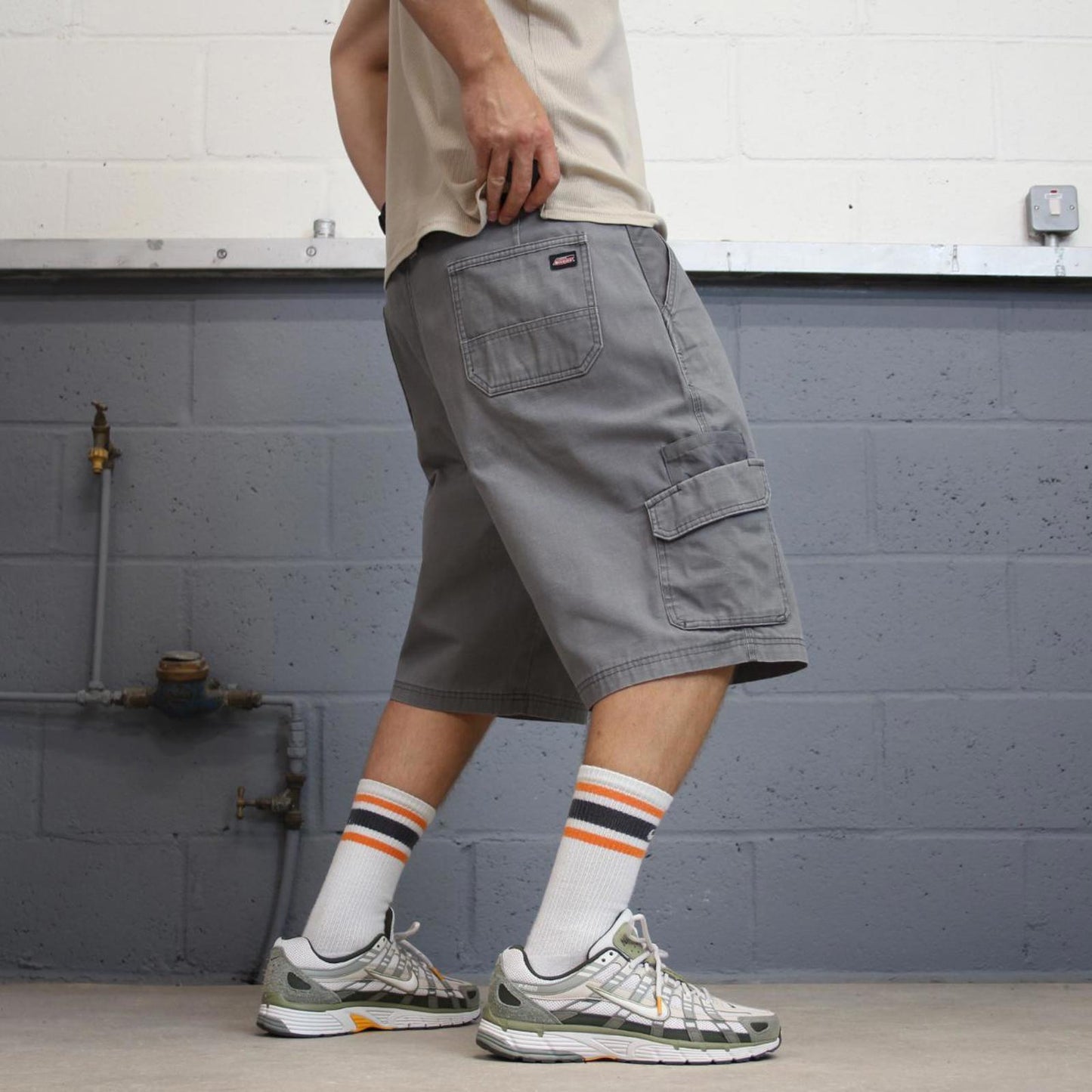 Grey baggy Dickies cargo shorts W42