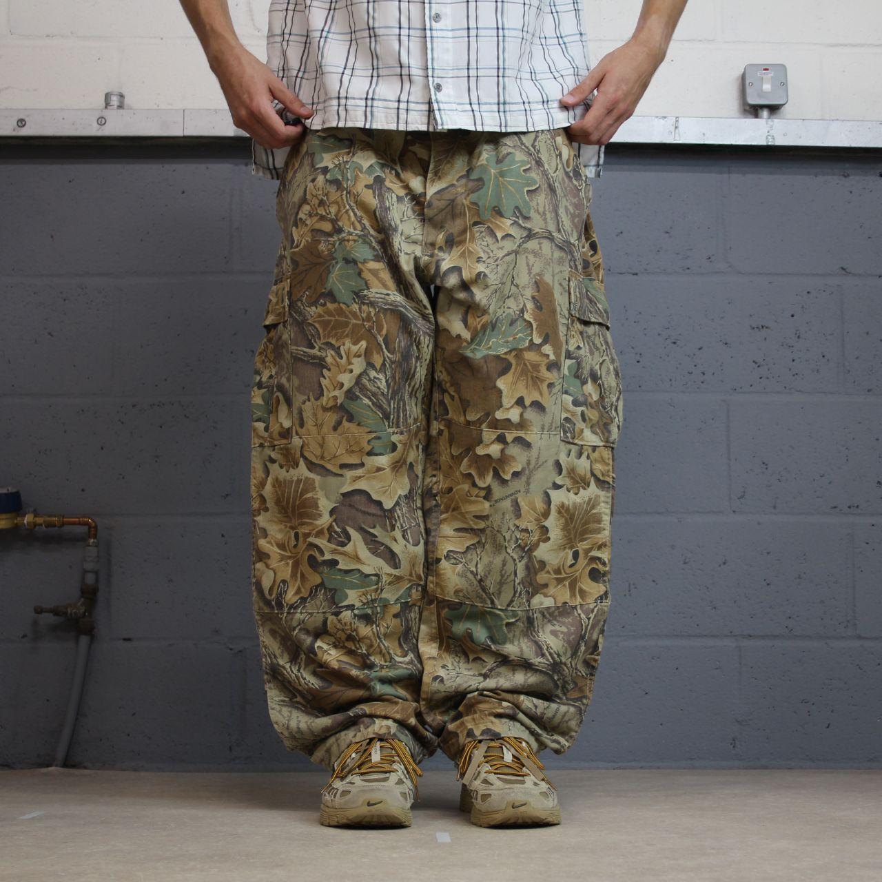 Wide leg baggy camo cargo pants Y2K brown USA made baggy trousers Advantage camouflage pattern