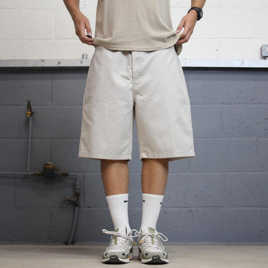 Baggy Beige Dickies shorts W42