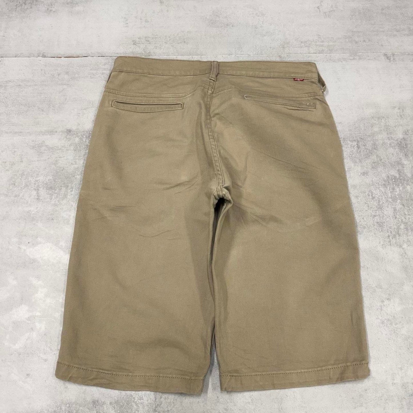Mens Beige Levi’s shorts W32