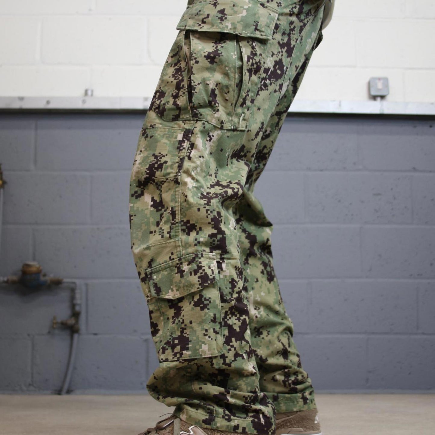 US Navy cargo pants Small baggy green USN digital camouflage trousers double knee adjustable cuffs
