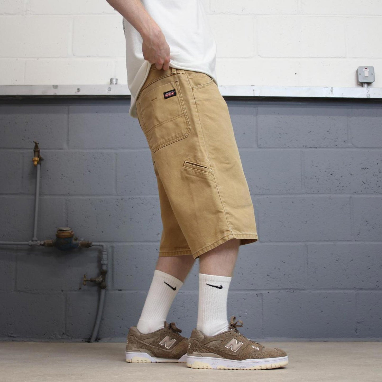 Baggy Dickies carpenter shorts W36 loose Tan canvas skater style jorts