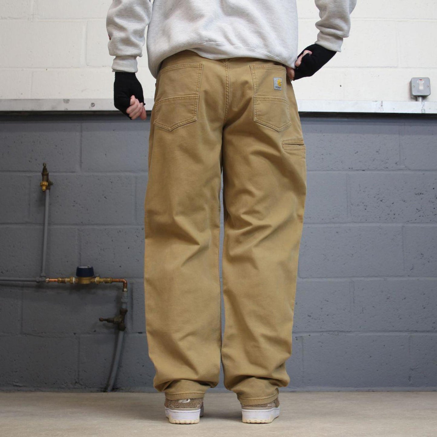 90s vintage Carhartt carpenter pants W38L32 Mens beige relaxed y2k style canvasy cargos trousers