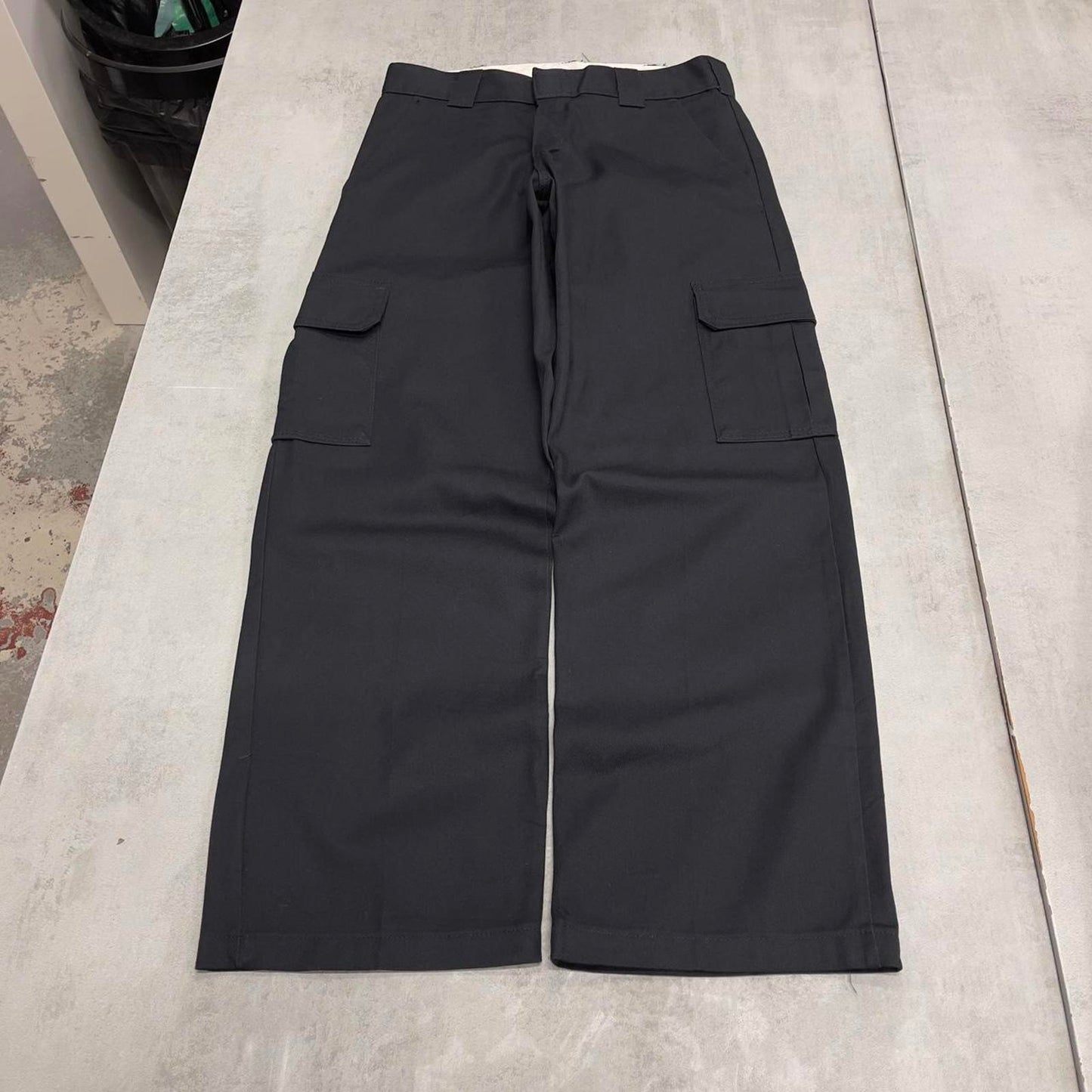 Baggy black Dickies cargo trousers W30L30