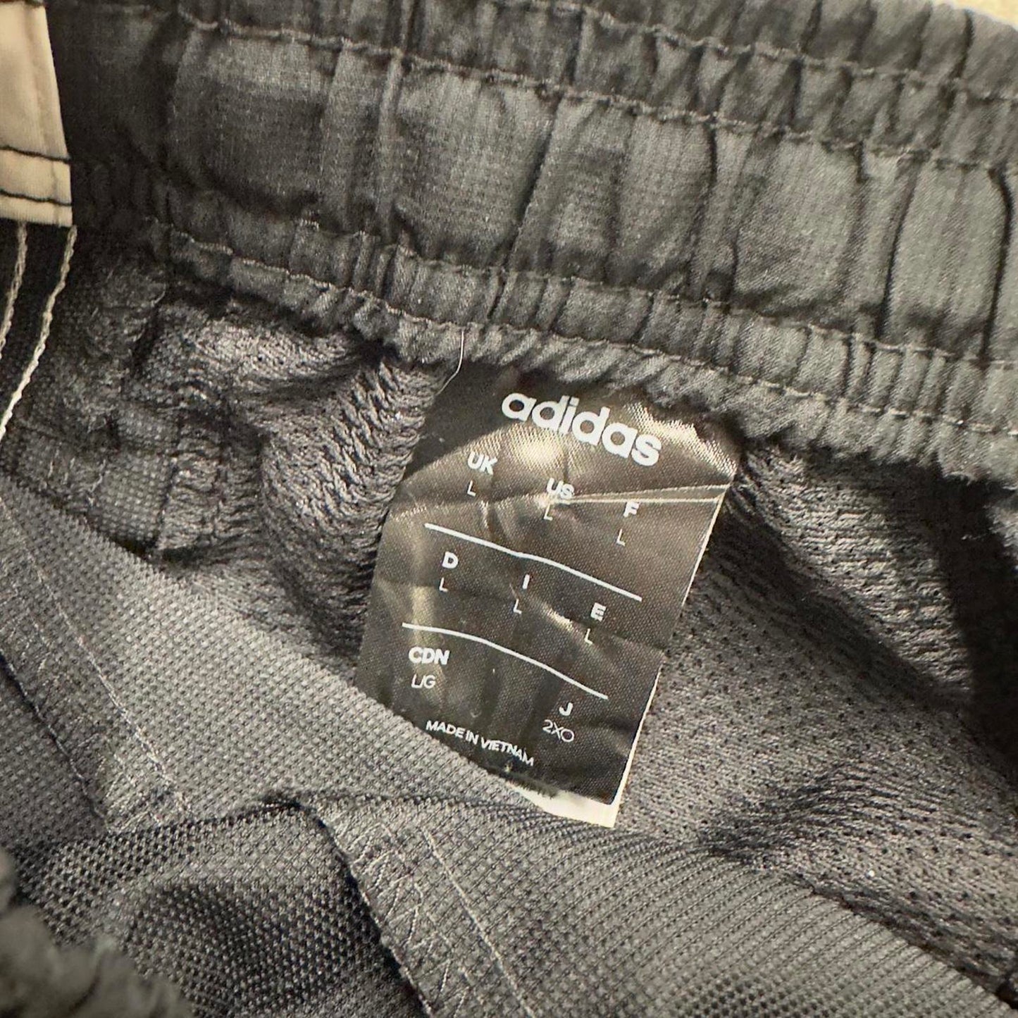 Y2k Adidas tracksuit bottoms L 00s style sportswear joggers mesh lined track pants print logo