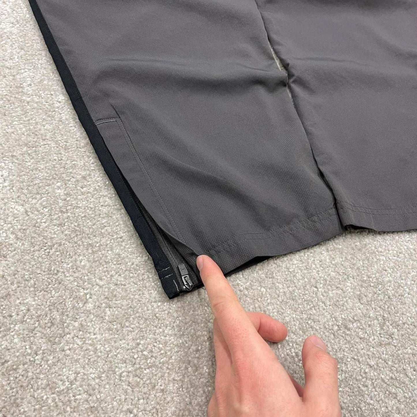 Vintage y2k baggy Under Armour tracksuit bottoms grey Wide leg print logo track pants ankle zips