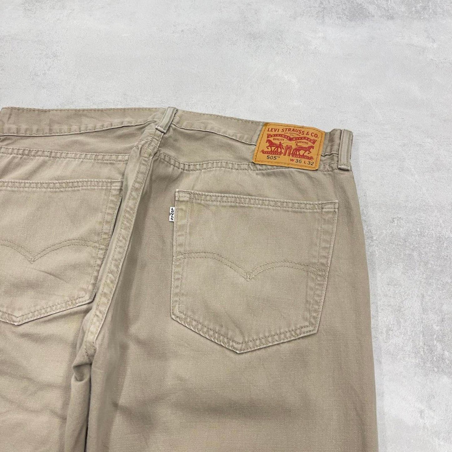 Beige Levis 505 jeans W36L32 loose straight leg y2k style pants white tab logo