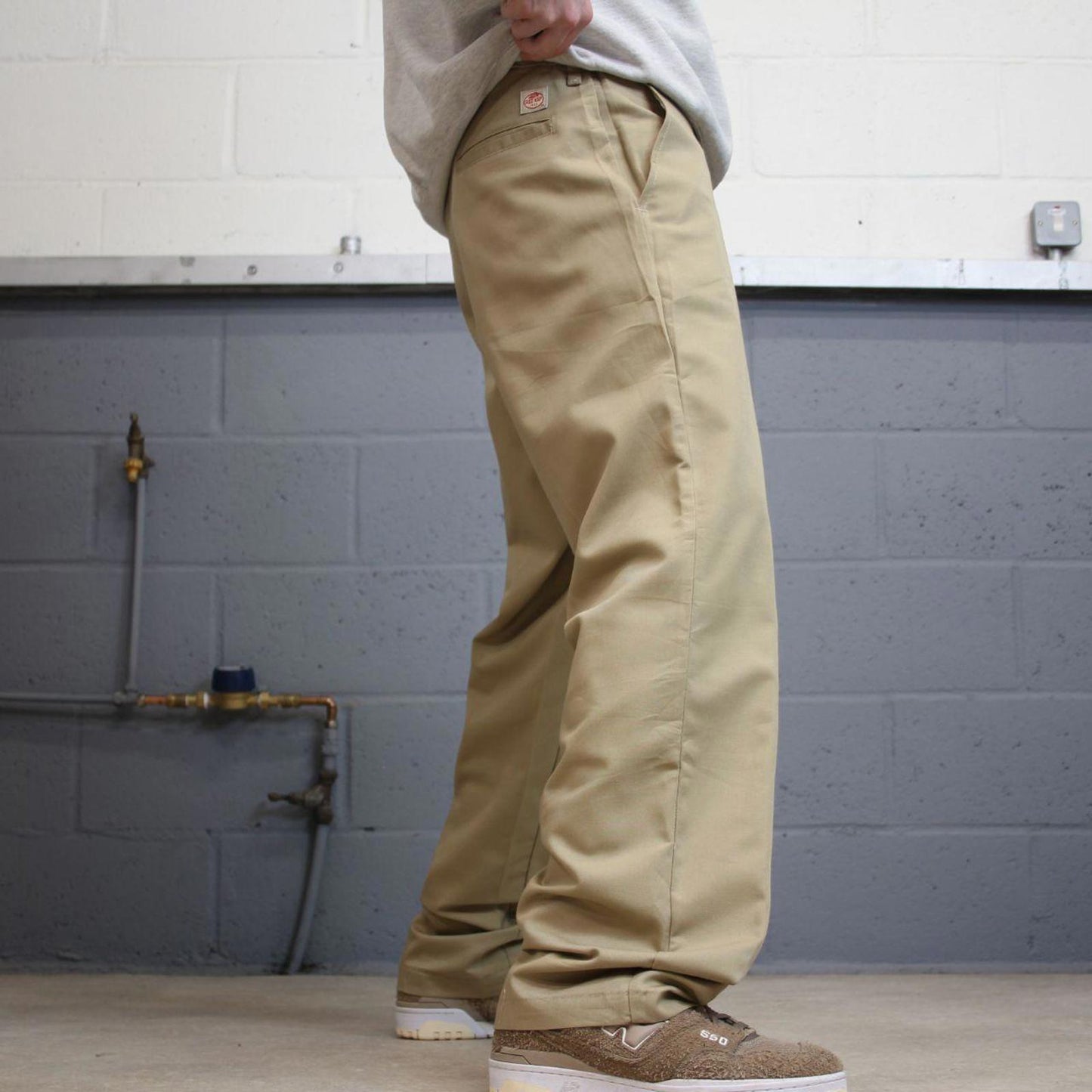 Vintage y2k baggy work pants beige Loose chino style skate trousers Red Kap workwear patch logo