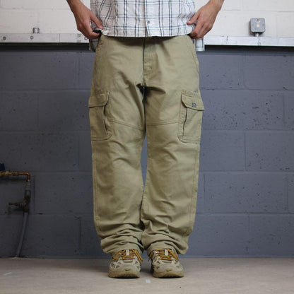 Wrangler cargo pants y2k khaki W36L32 Straight leg skater work pants