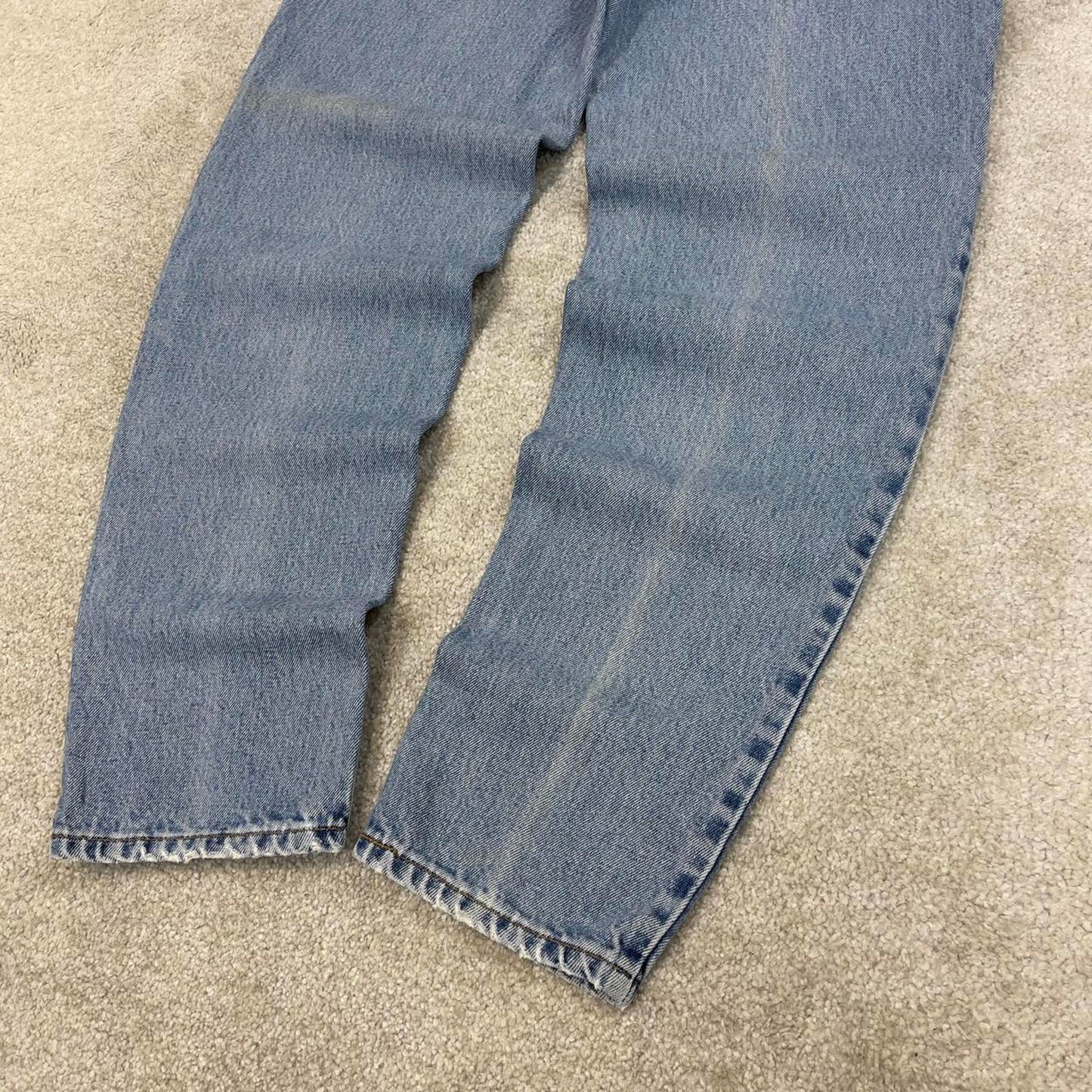 Blue Levis 550 jeans size size 10 W29L32 women's y2k 90s style tapered leg relaxed fit