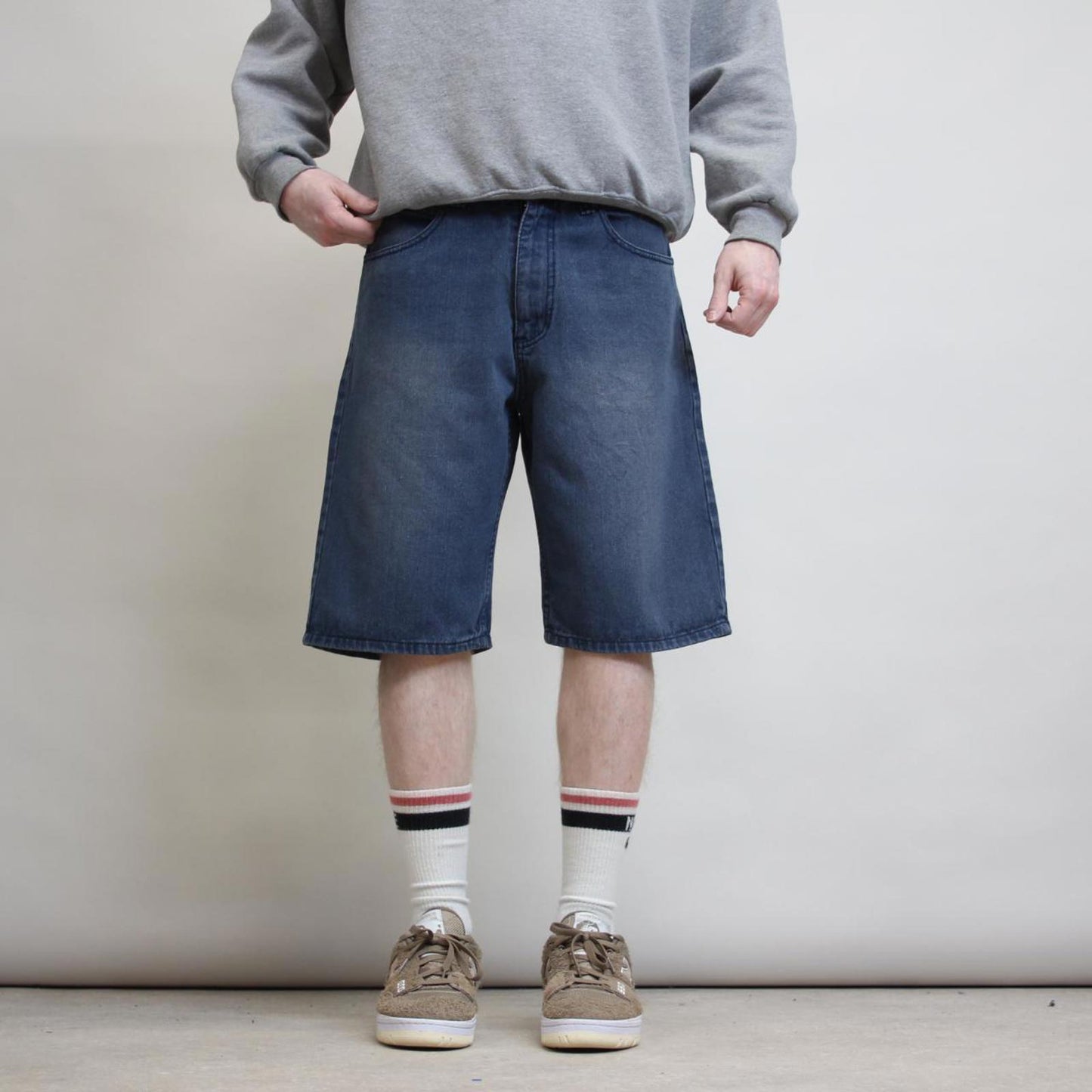 Vintage Phat Farm denim shorts W32 loose Y2K shorts pocket flaps embroidered designs