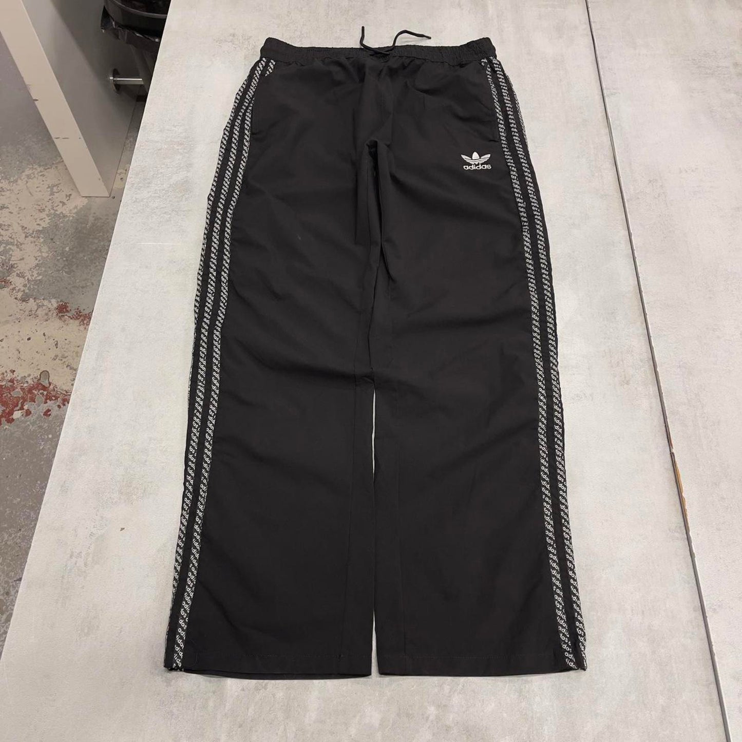 Black loose Adidas trackies XL