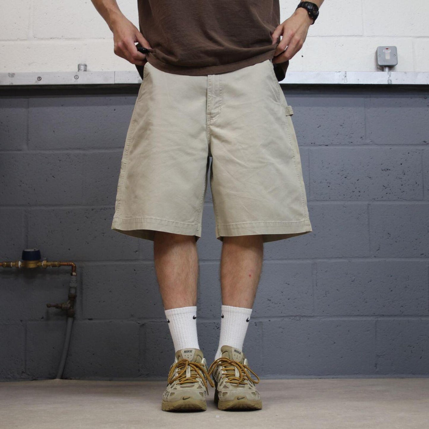 Baggy cargo shorts canvas carpenter beige Falls Creek skater style summer festival jorts