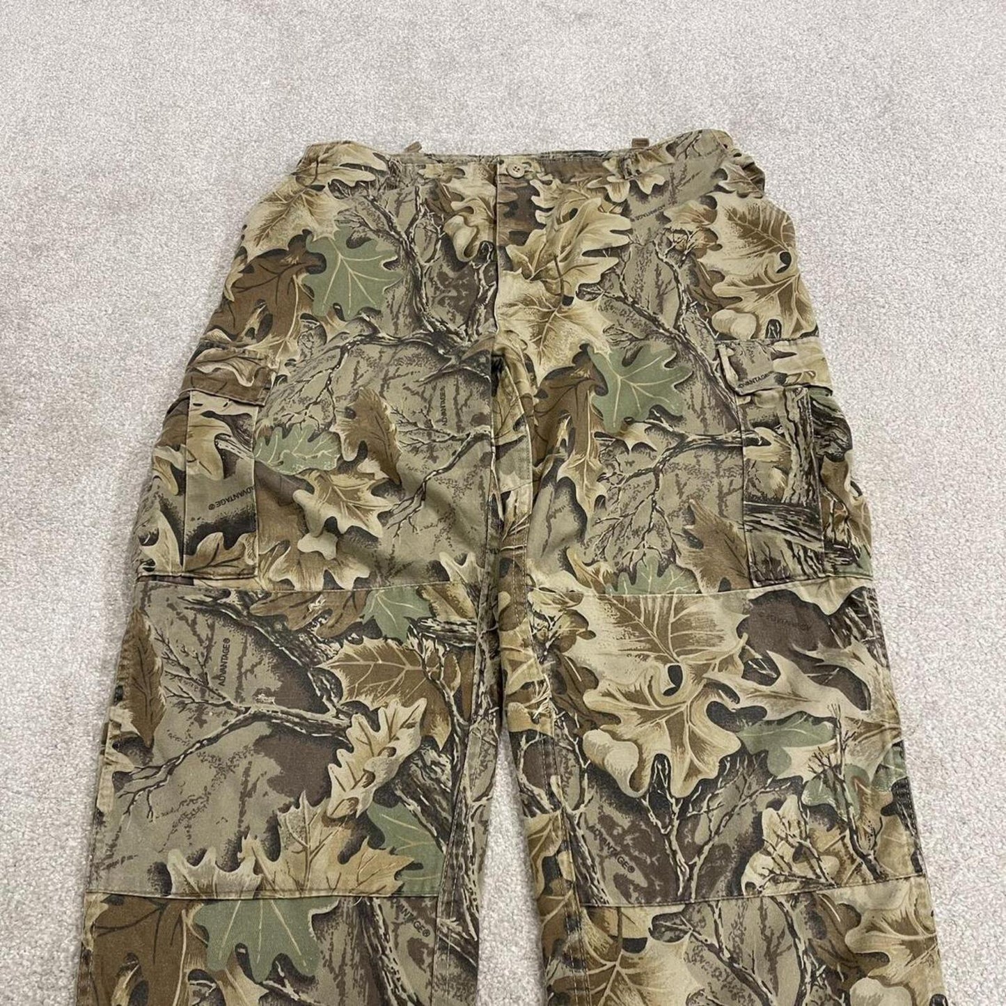 Vintage camo cargo pants combat khaki Loose leg floaty tree camouflage Y2K style trousers