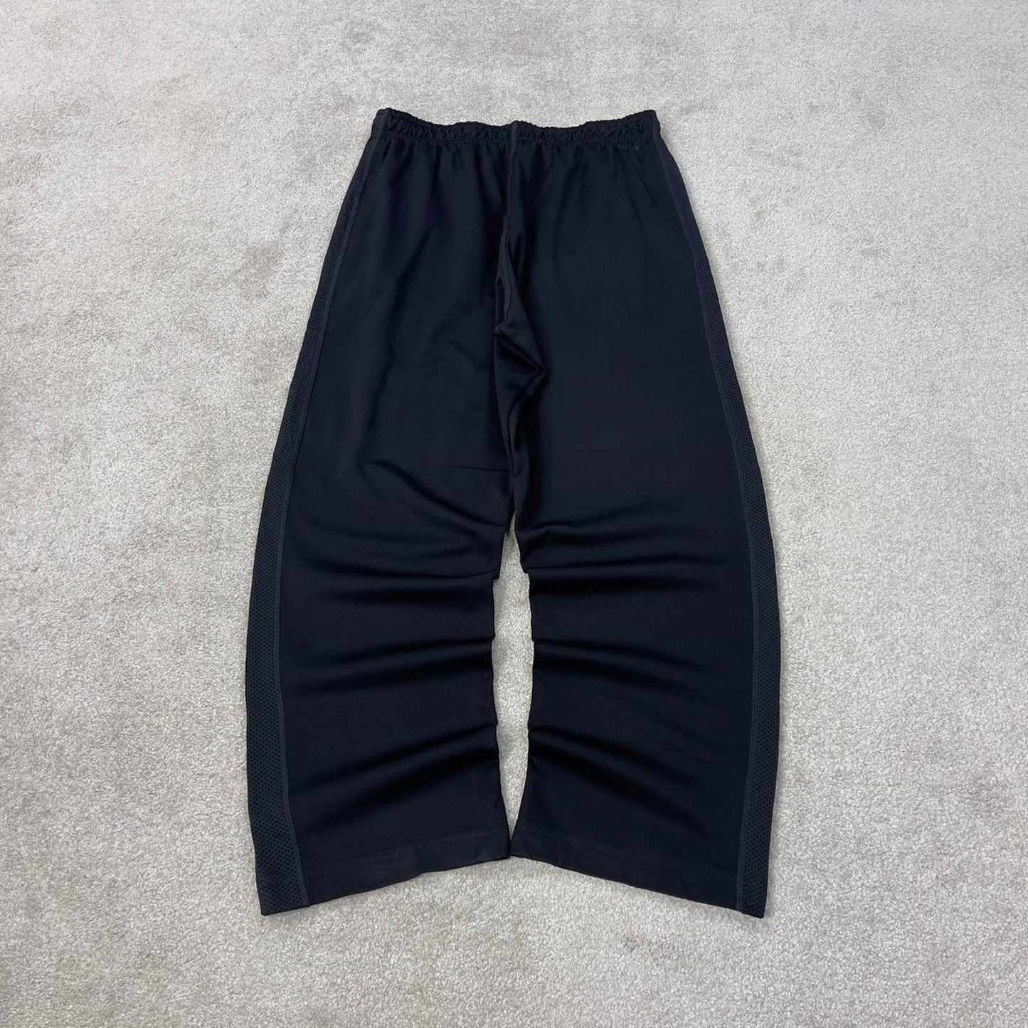 Baggy Nike Trackies Large Black y2k 00s style loose wide leg joggers embroidered Swoosh logo