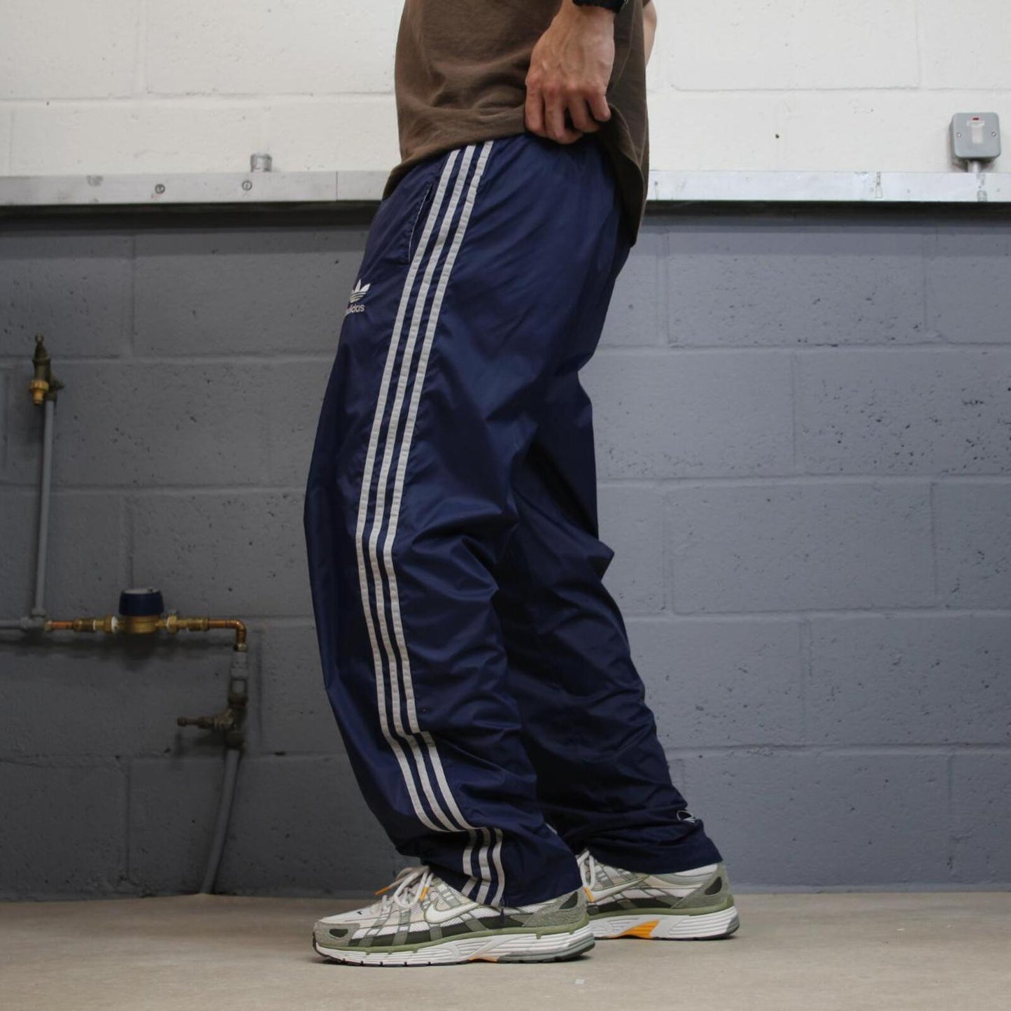 Adidas tracksuit bottoms loose leg navy Vintage mesh lined embroidered side stripe track pants