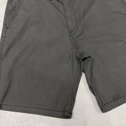 Loose Levi's shorts W38