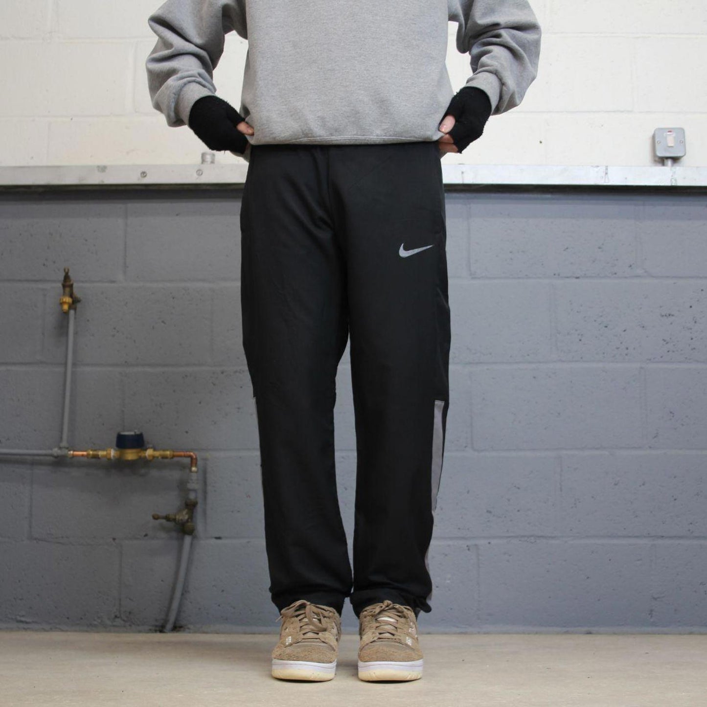 00s Nike tracksuit bottoms y2k S loose black joggers print Swoosh logo gym wear trackies