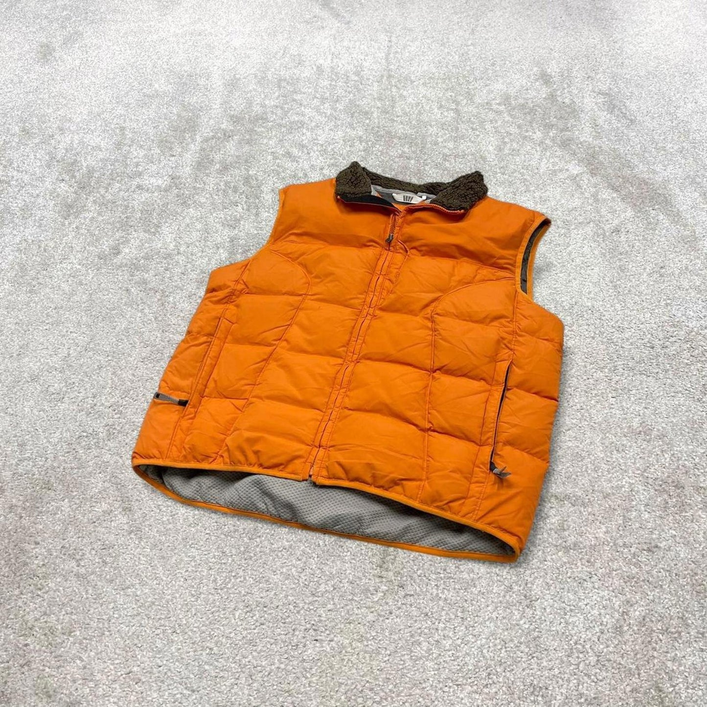 Y2K GAP technical puffer gilet M men’s orange full zip padded vest outdoors hiking autumn