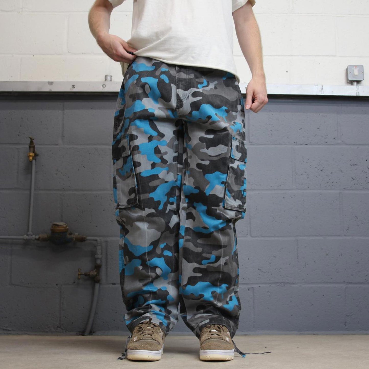 Baggy camo Access cargo pants W34L32 blue grey tiger camouflage y2k style cargos adjustable cuffs