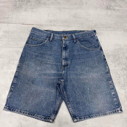 Loose Wrangler jorts W34