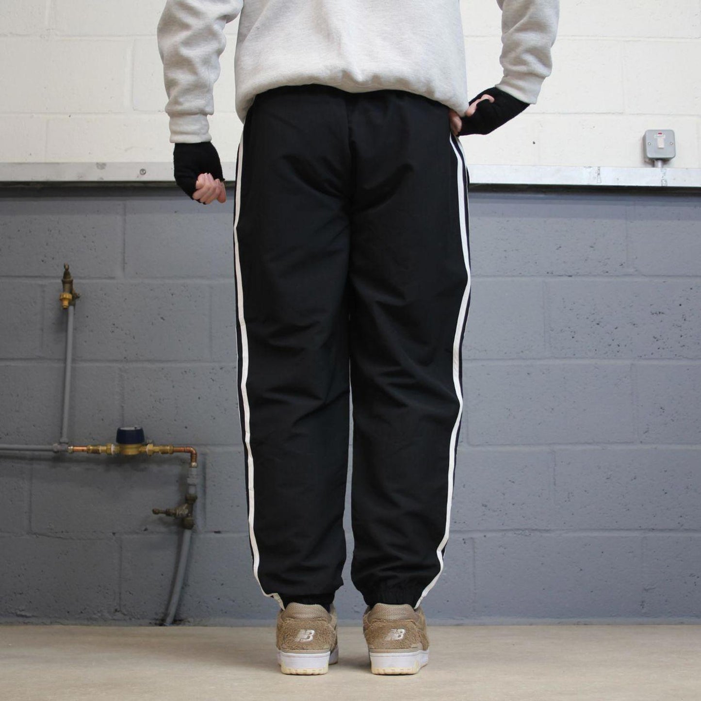 Y2k Adidas tracksuit bottoms L 00s style sportswear joggers mesh lined track pants print logo
