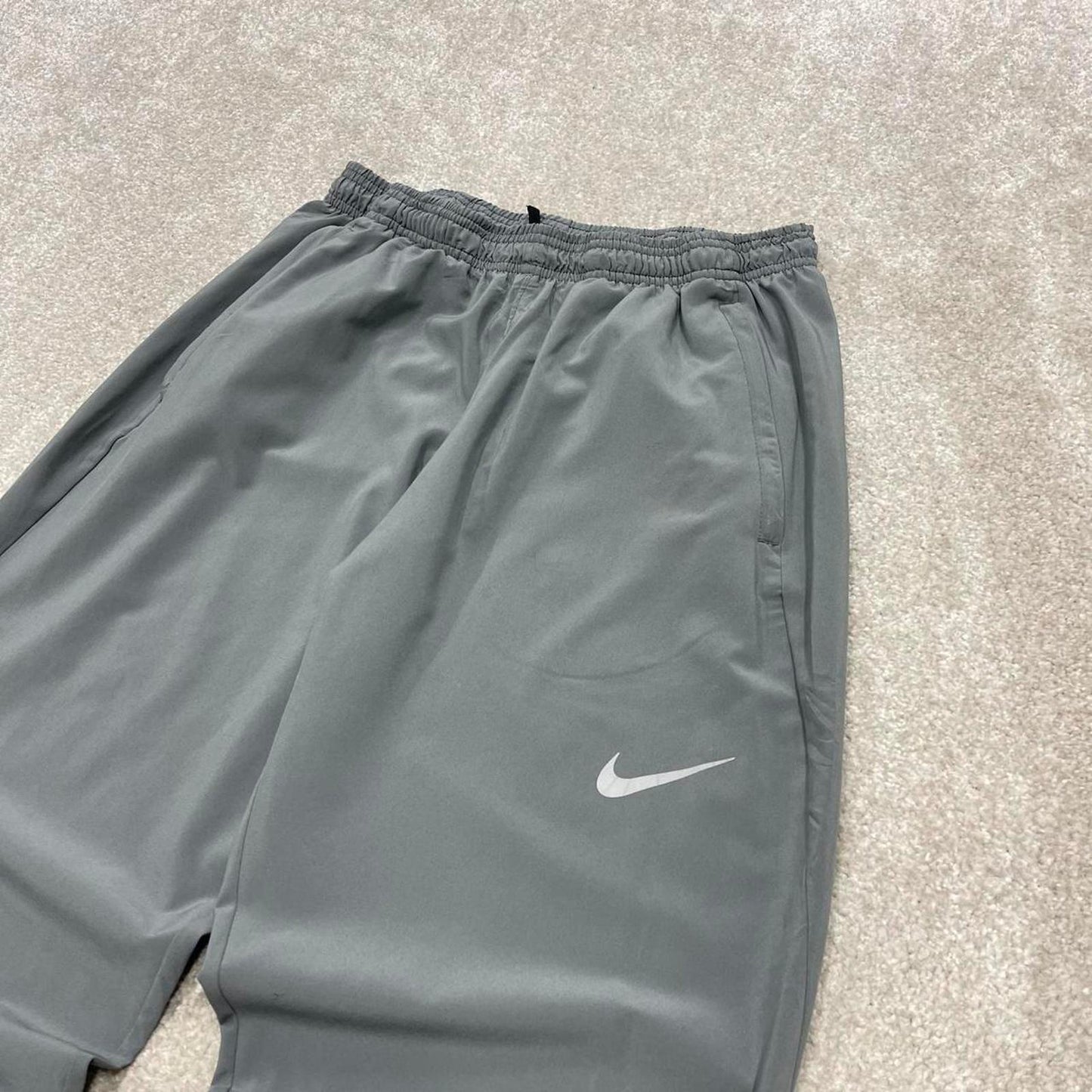 00s y2k Nike tracksuit bottoms Dri-Fit grey Medium sportswear track pants gym wear