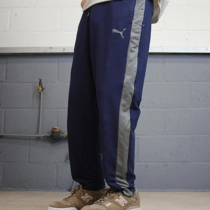 Y2k 00s Puma tracksuit bottoms Medium men's navy joggers loose gym track pants sporty trackies