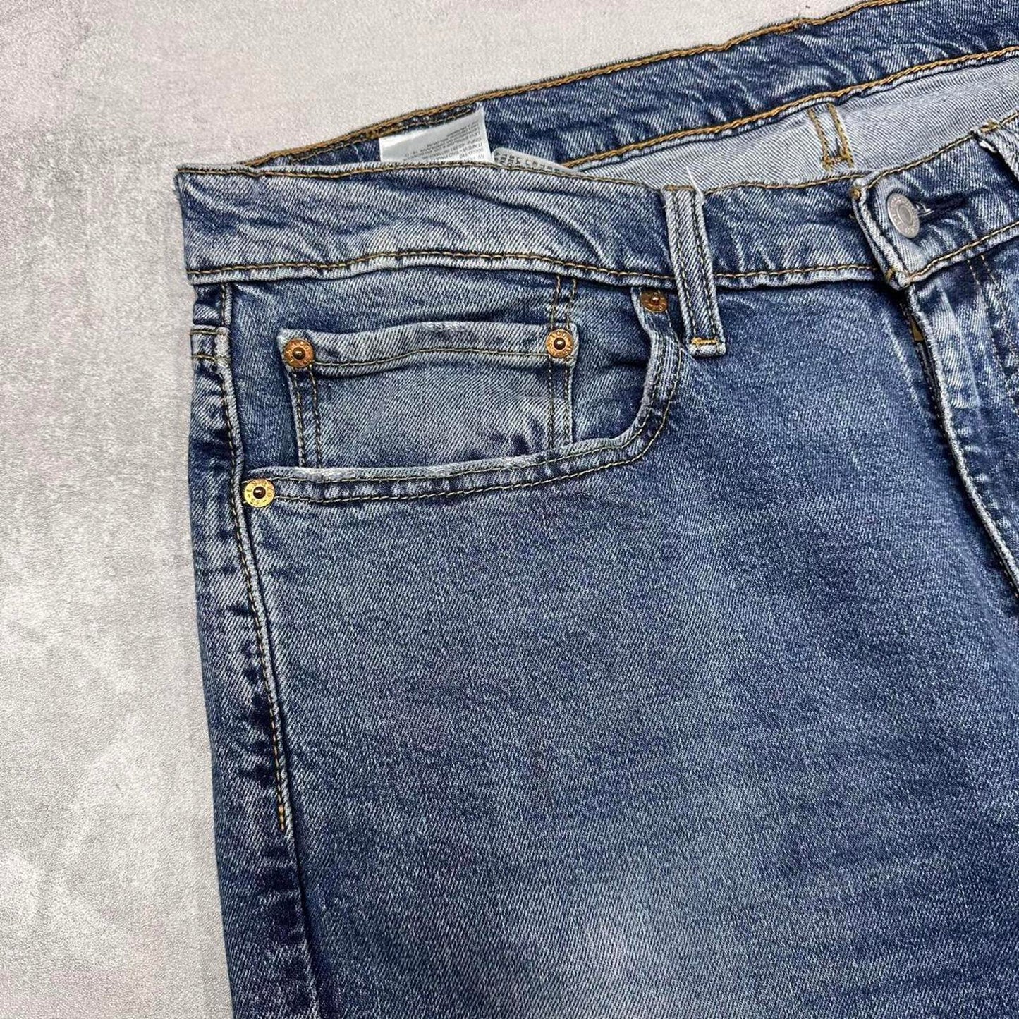 Mens Levi’s 514 jorts W36