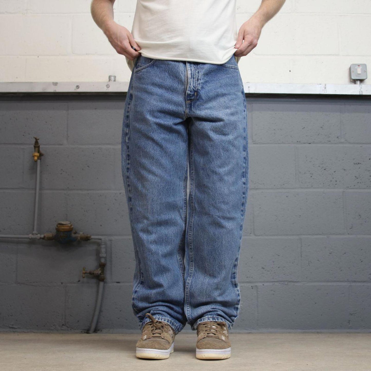 Blue Denim Carhartt jeans W35L32 90s style skater loose 5 pocket jeans