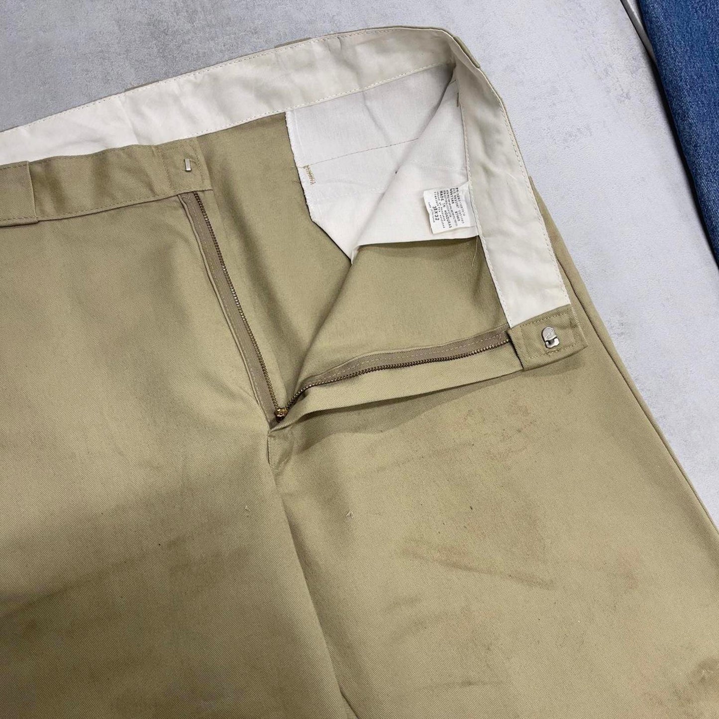 Beige Dickies trousers W38L32 loose twill chino style skater pants