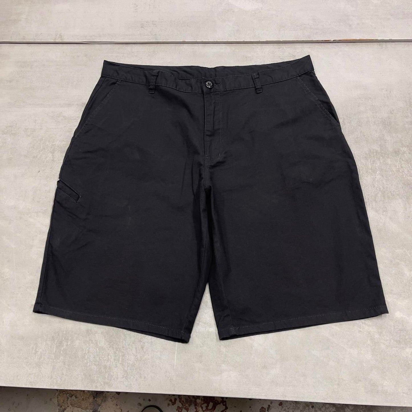 Baggy black Dickies carpenter shorts W36
