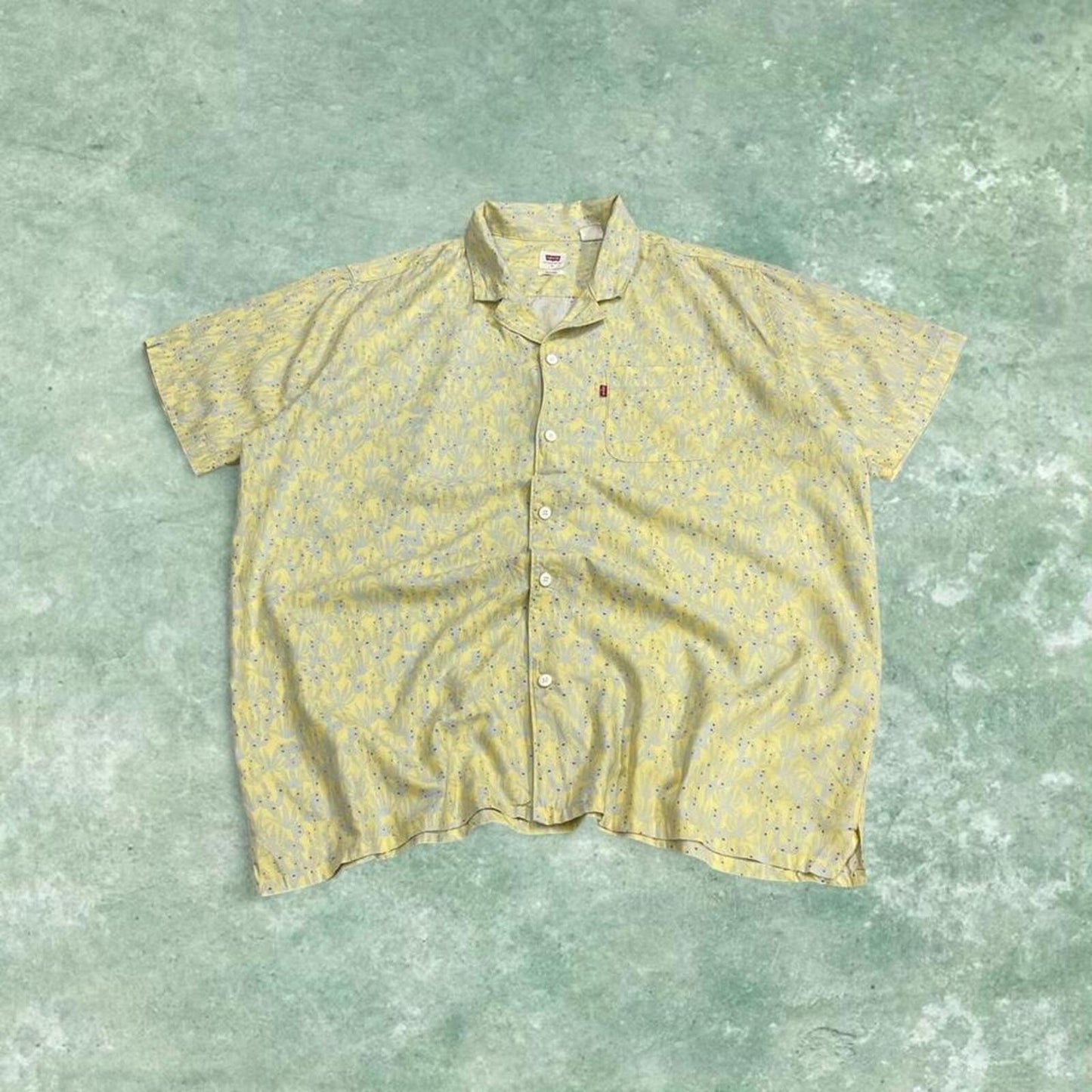 Y2K Levi’s funky pattern short sleeve shirt yellow Floaty festival button down shirt