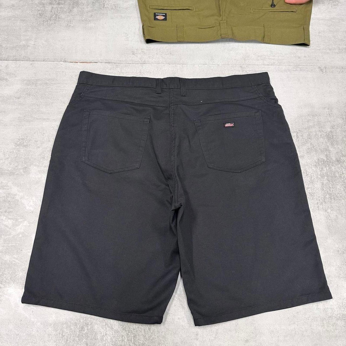 Black Dickies shorts W42
