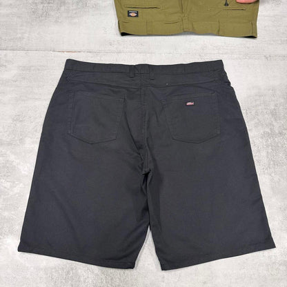 Black Dickies shorts W42