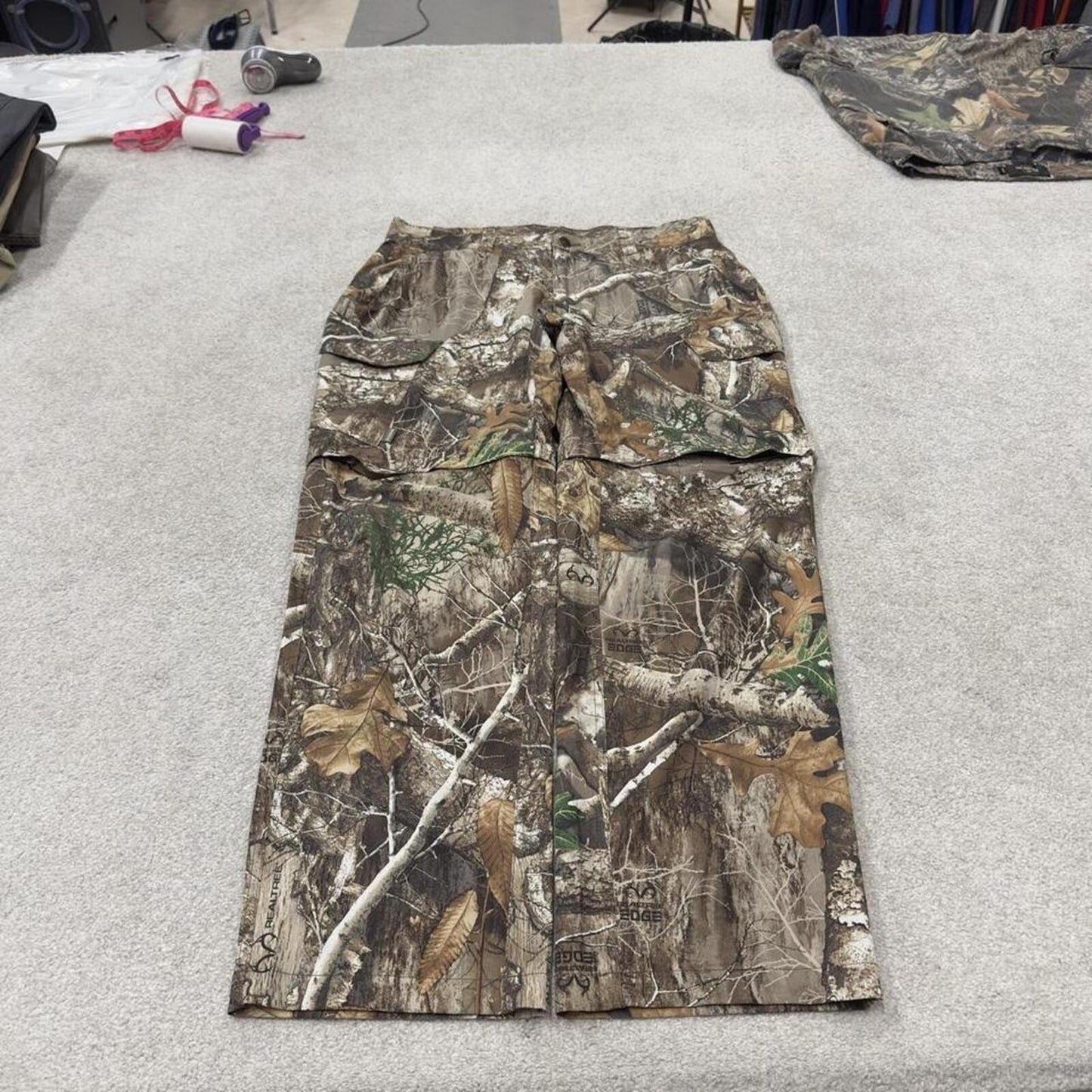 Realtree convertible camo cargo pants green Magellan loose floaty leg camouflage trouser shorts