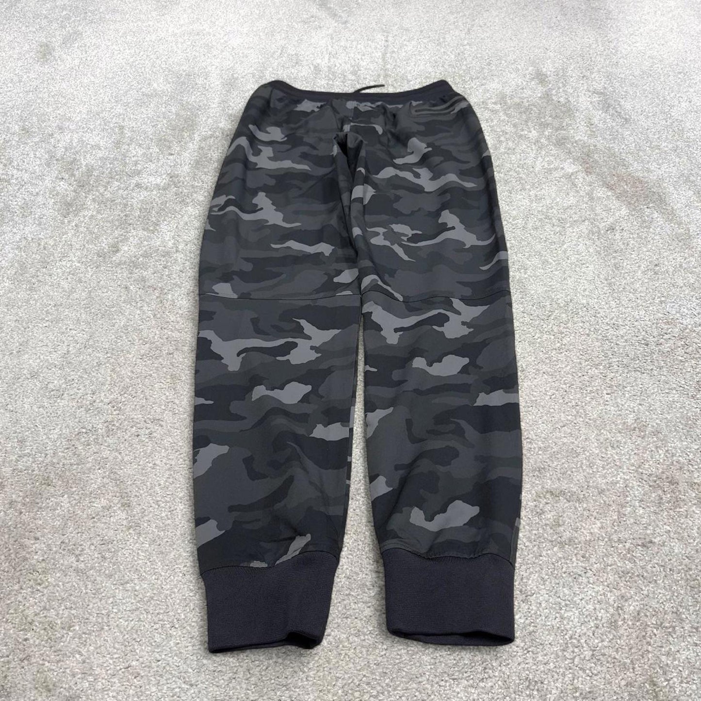 00s Under Armour tracksuit bottoms y2k M camo joggers embroidered logos gym wear trackies