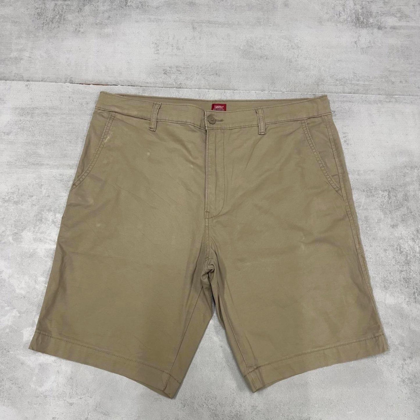 Mens Levi’s shorts W36